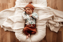 Load image into Gallery viewer, Biscuit Ribbed Knotted Beanie