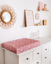 Load image into Gallery viewer, Daisy- Fitted Bassinet Sheet/ Change Pad Cover