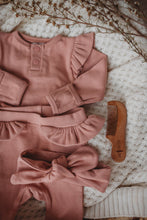 Load image into Gallery viewer, Rose Ribbed Topknot