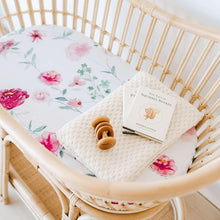 Load image into Gallery viewer, Wanderlust- Fitted Bassinet Sheet/ Change Pad Cover