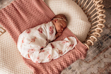 Load image into Gallery viewer, Ballerina Organic Muslin Wrap