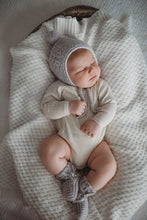 Load image into Gallery viewer, Grey Merino Wool Bonnet &amp; Booties