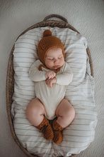 Load image into Gallery viewer, Bronze Merino Bonnet &amp; Booties