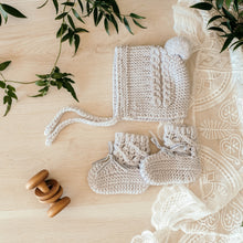 Load image into Gallery viewer, Grey Merino Wool Bonnet &amp; Booties