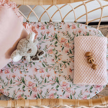 Load image into Gallery viewer, Wattle- Fitted Bassinet Sheet/ Change Pad Cover
